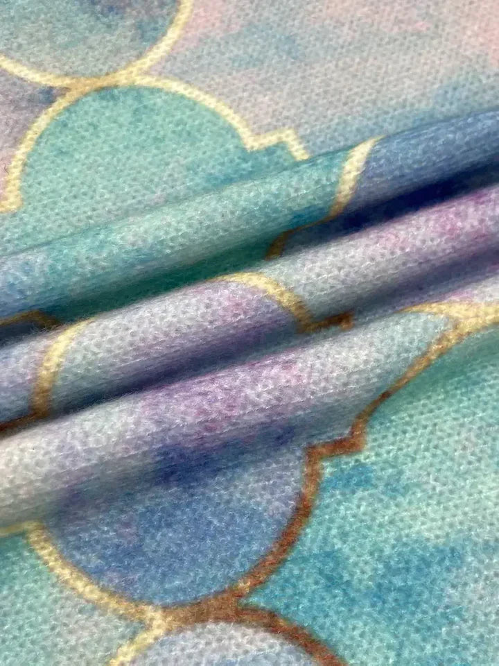 Athena – wielobarwny sweter z golfem