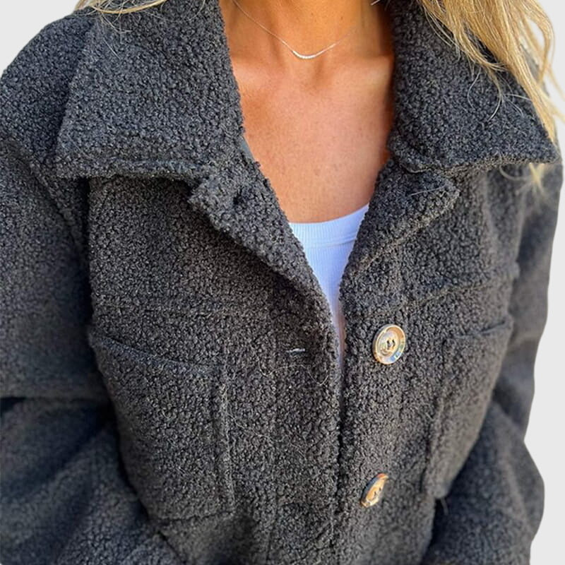 Zara – Elegancka kurtka z guzikami typu teddy