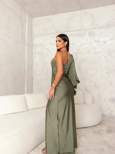 Bodil – elegancka sukienka z rozcięciem